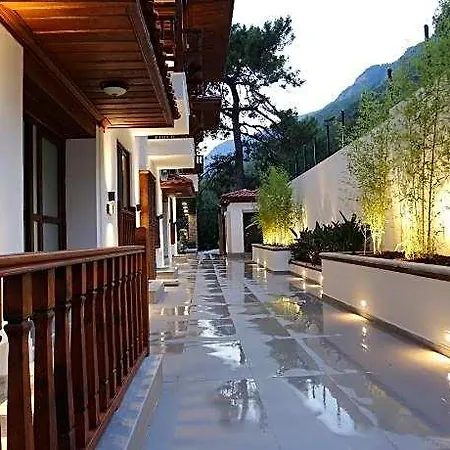 Alp Pinehill Hotel